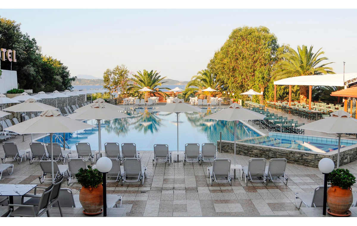 Letovanje_Hoteli_Grčka_Atos_Aristoteles_Holiday_Resort_Barcino_Tours-13.jpg