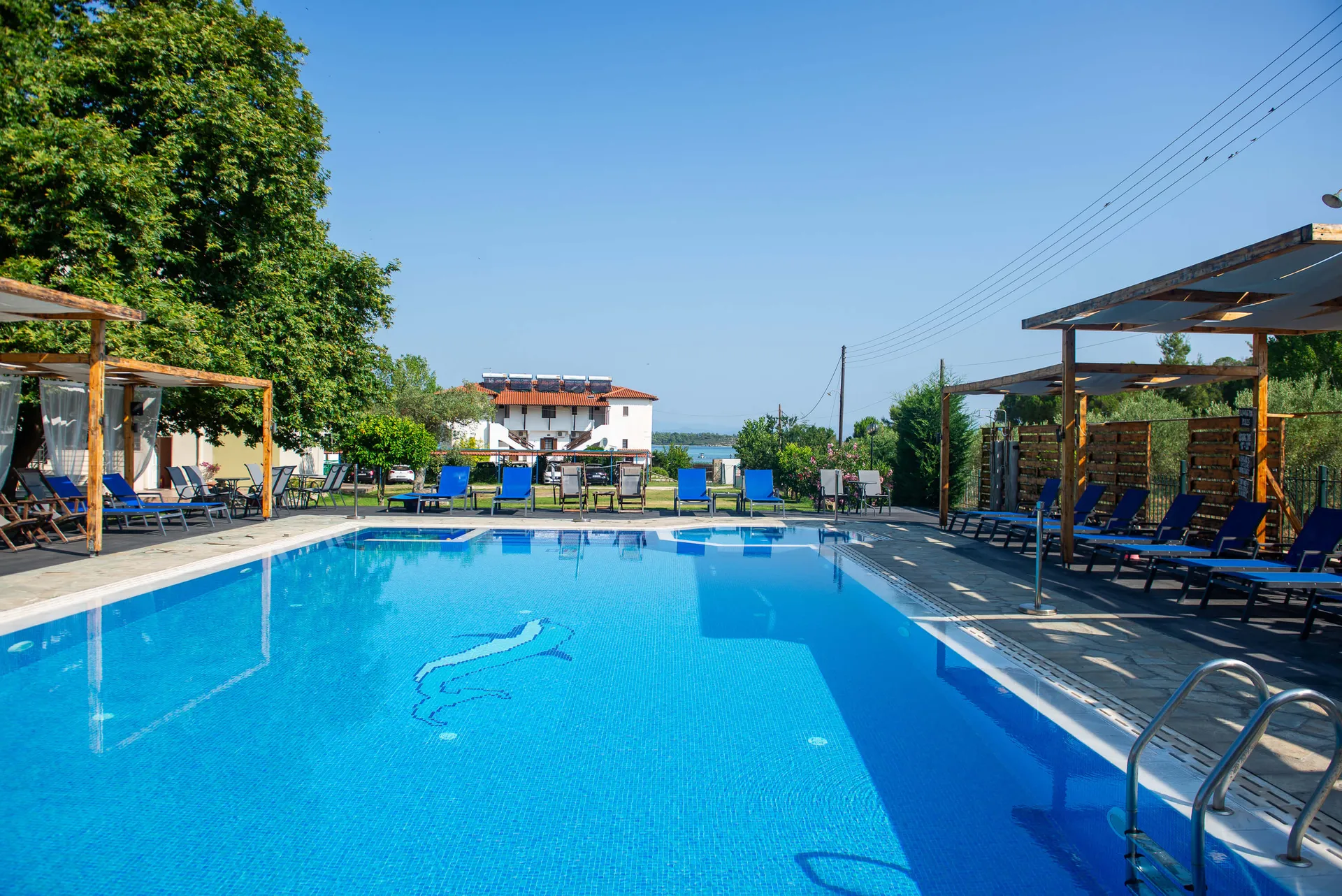 Pogled na bazen vile Vasiliadi