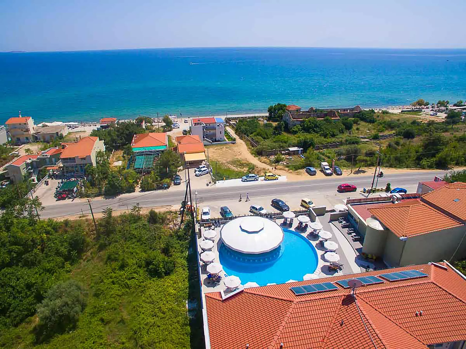 Pogled na bazen The Dome Luxury Hotela