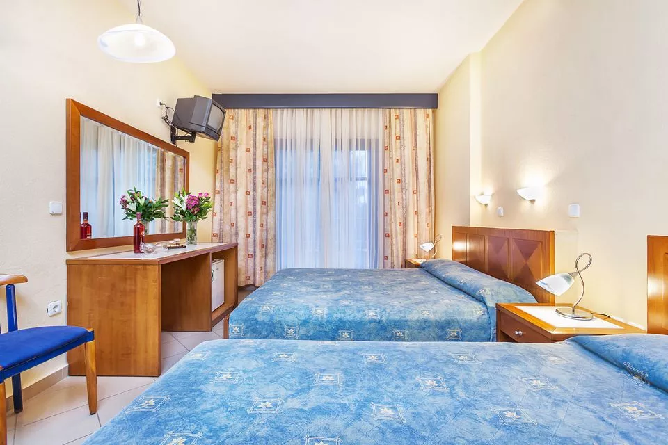 Standard triple room