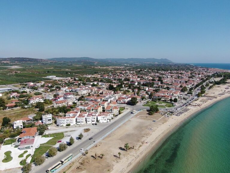 Ofrinio Beach slika dronom