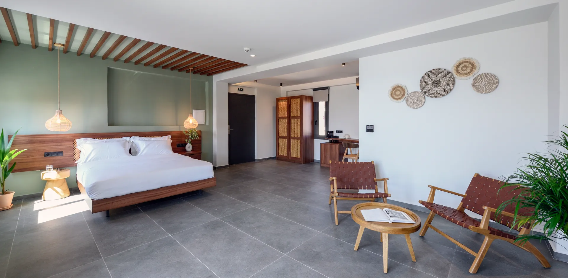 Amyntas Seafront Hotel