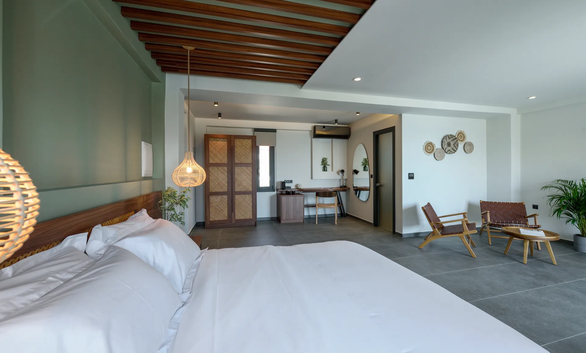 Amyntas Seafront Hotel