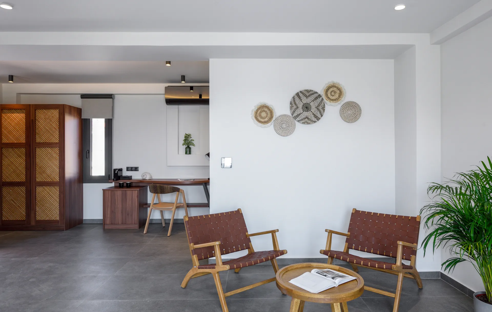 Amyntas Seafront Hotel