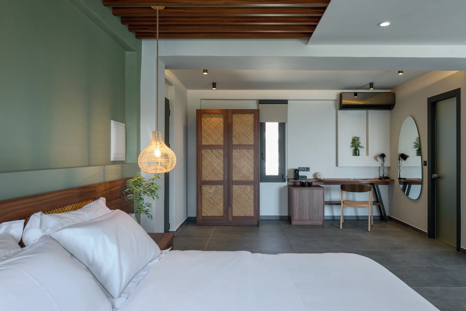 Amyntas Seafront Hotel