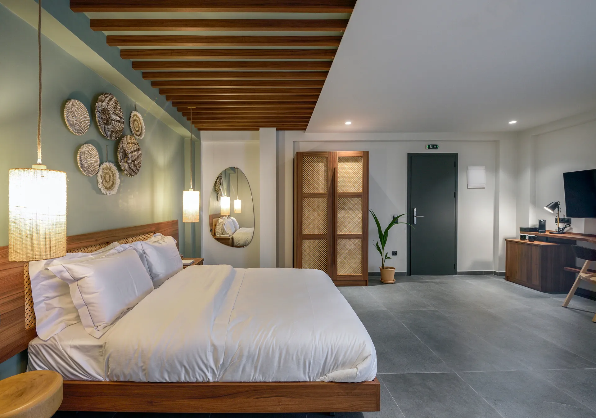 Amyntas Seafront Hotel