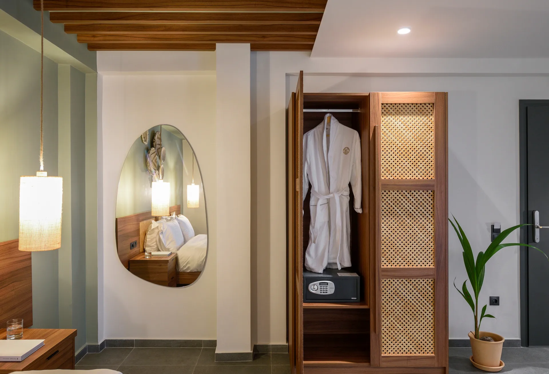 Amyntas Seafront Hotel