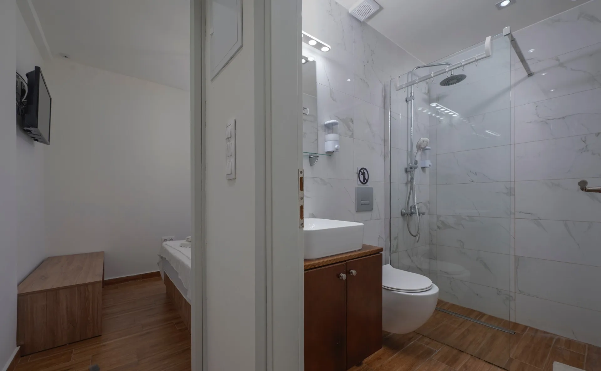 Delejo Resort & Suites