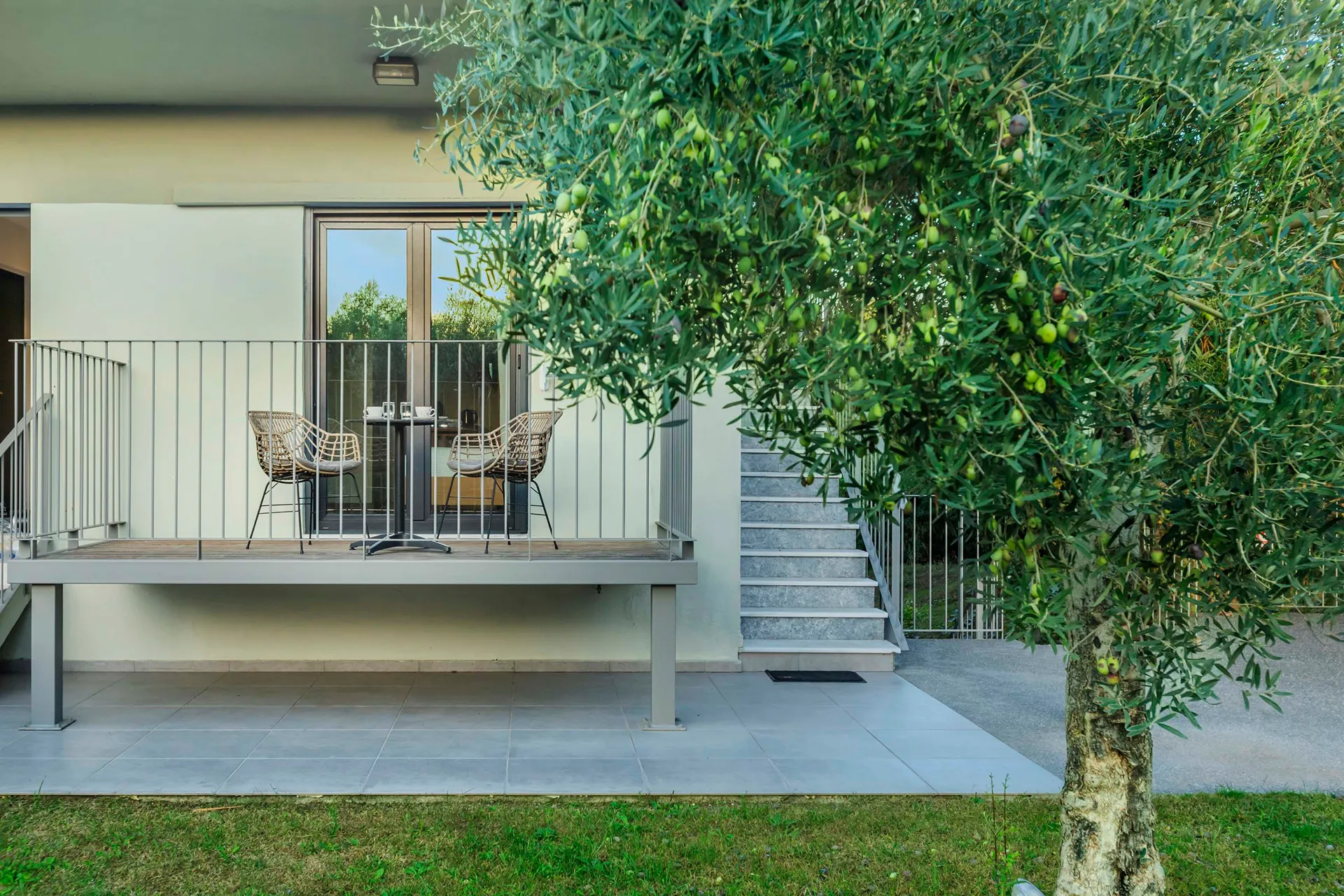 Elies 33 Bio Retreat