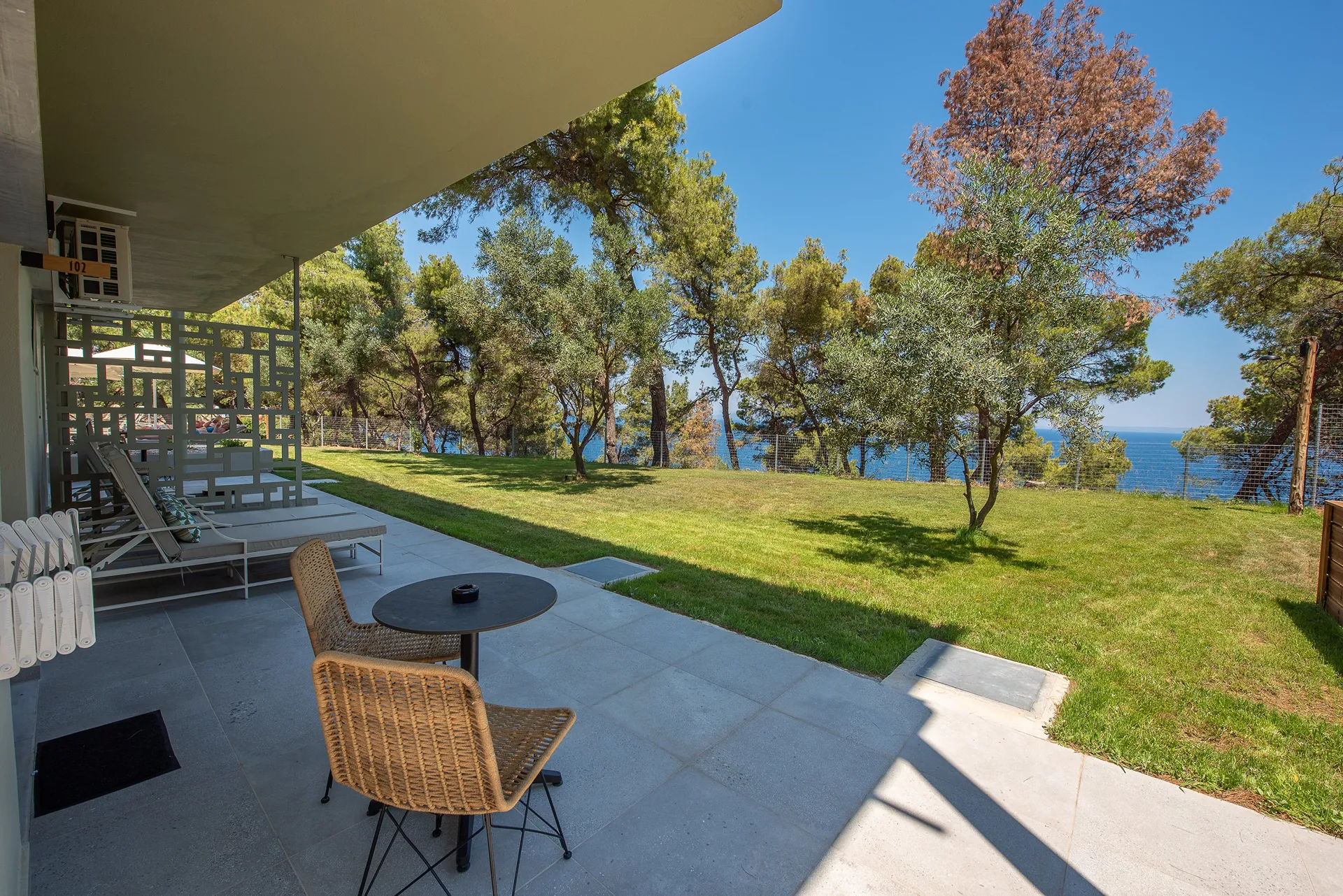 Elies 33 Bio Retreat