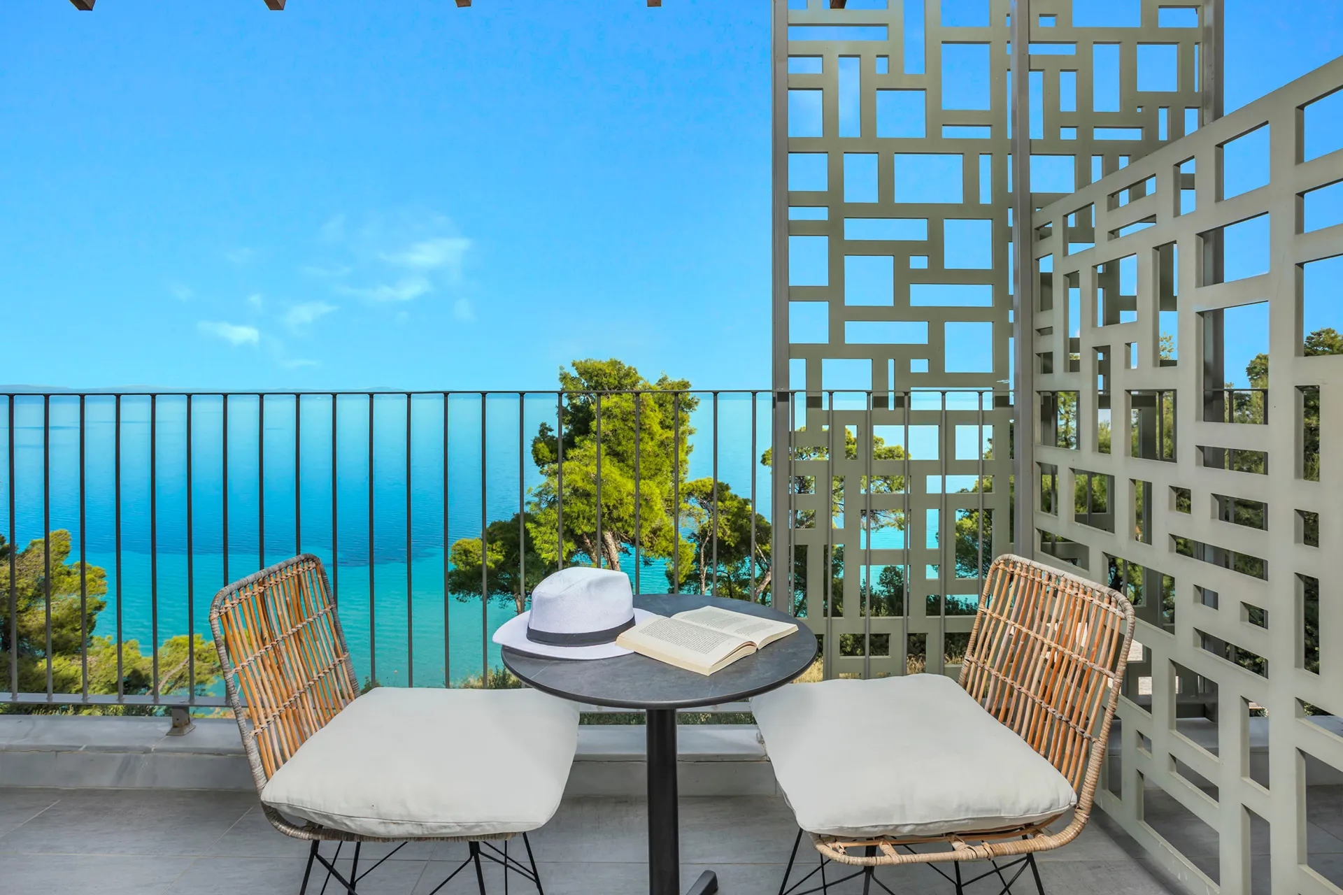 Elies 33 Bio Retreat