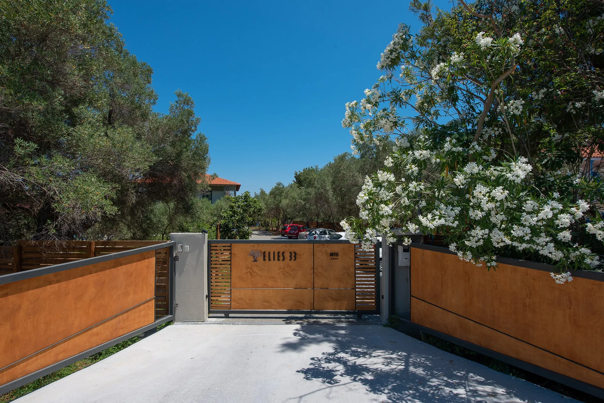 Elies 33 Bio Retreat