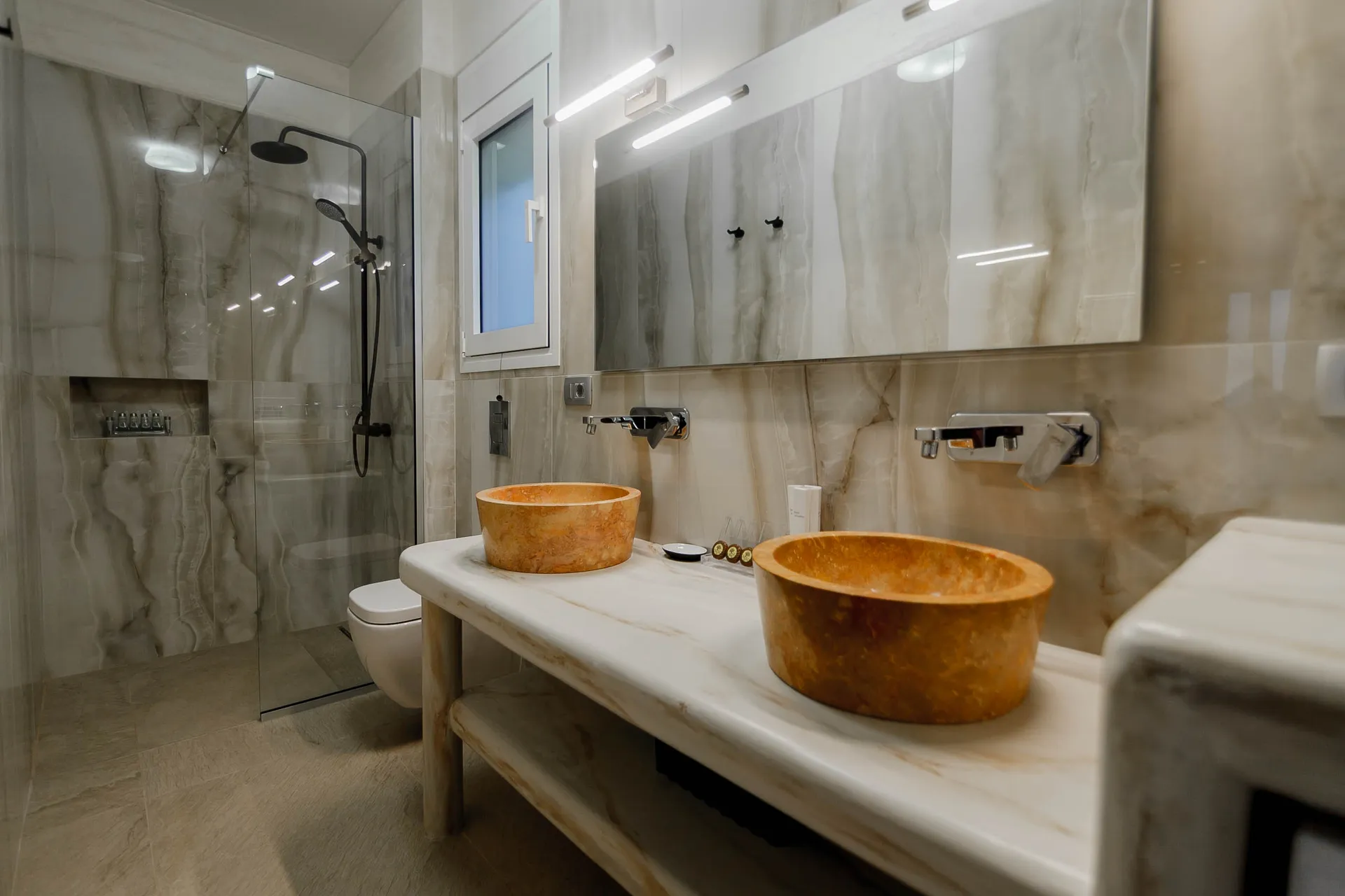 Natura Luxury Suites