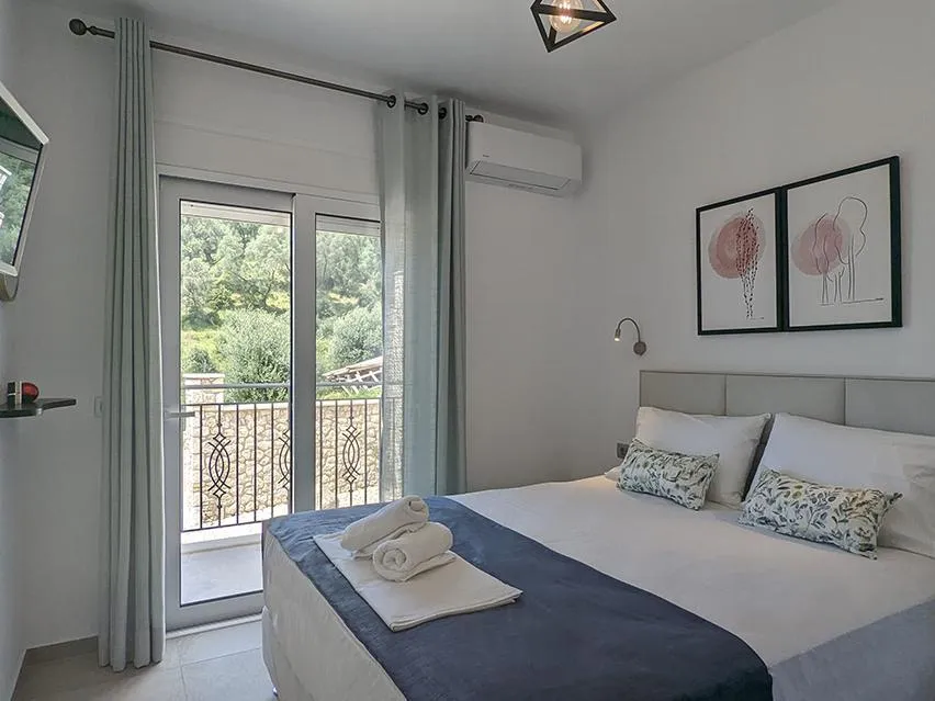 Natura Luxury Suites