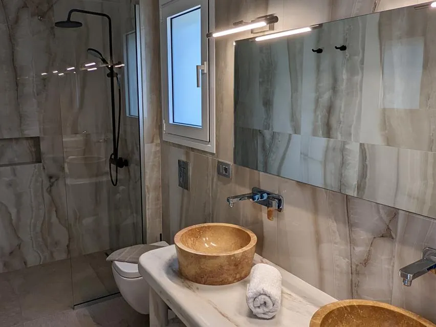 Natura Luxury Suites