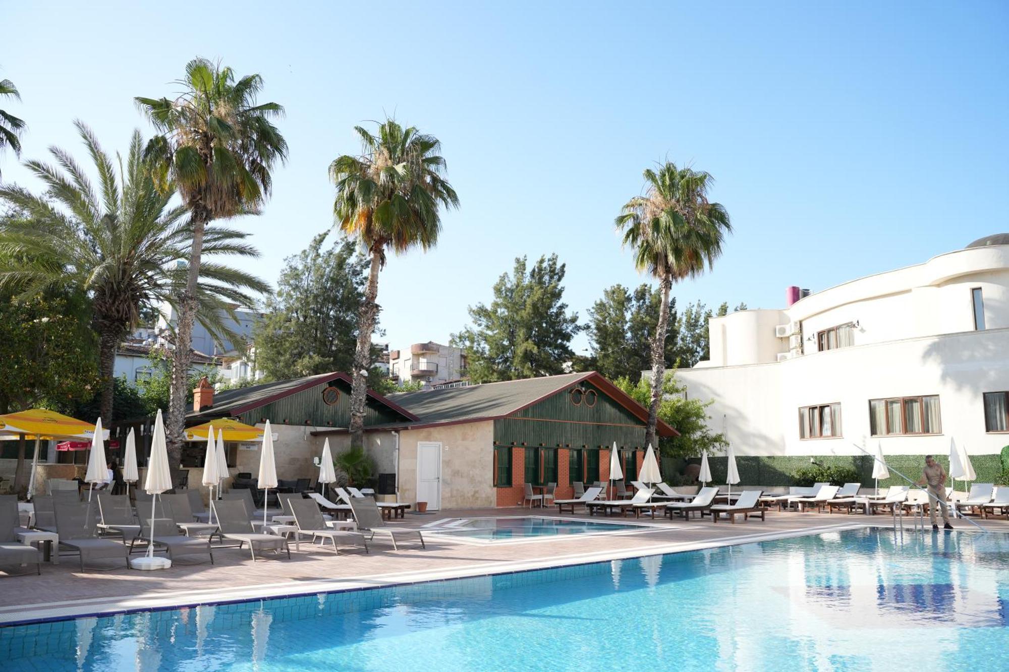 Ada Newday Resort Hotel