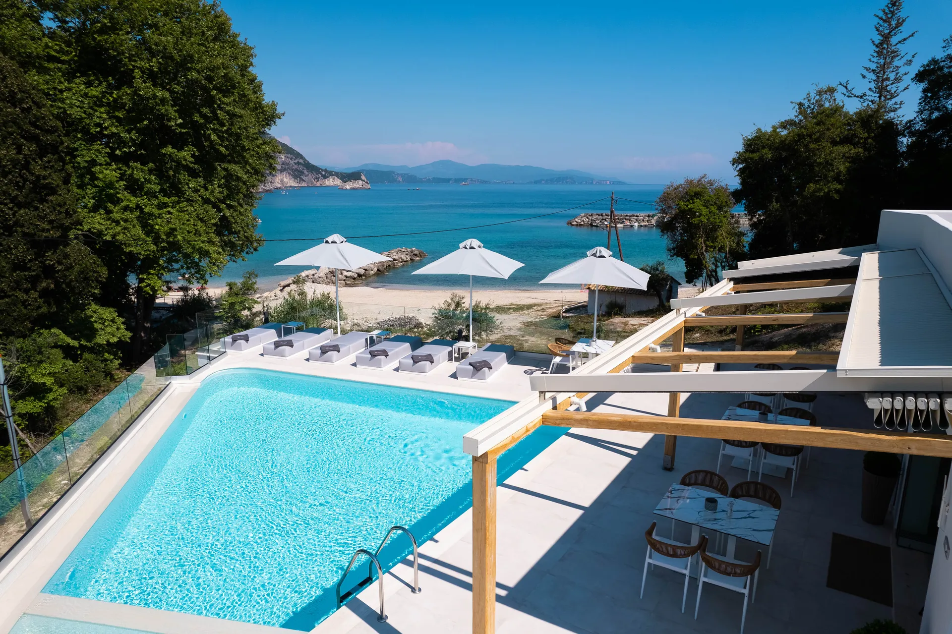 Alboro Seaside Suites