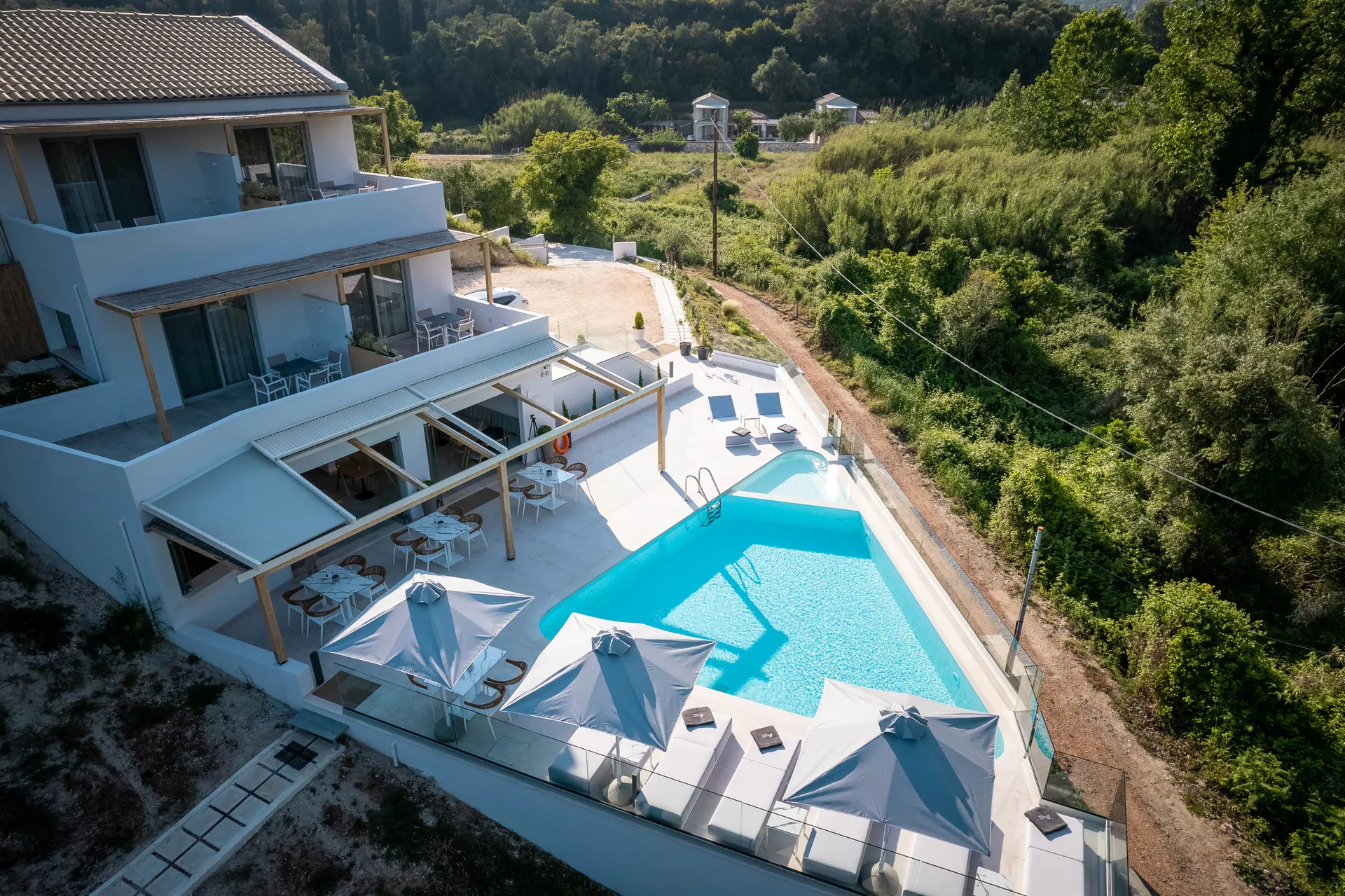 Alboro Seaside Suites