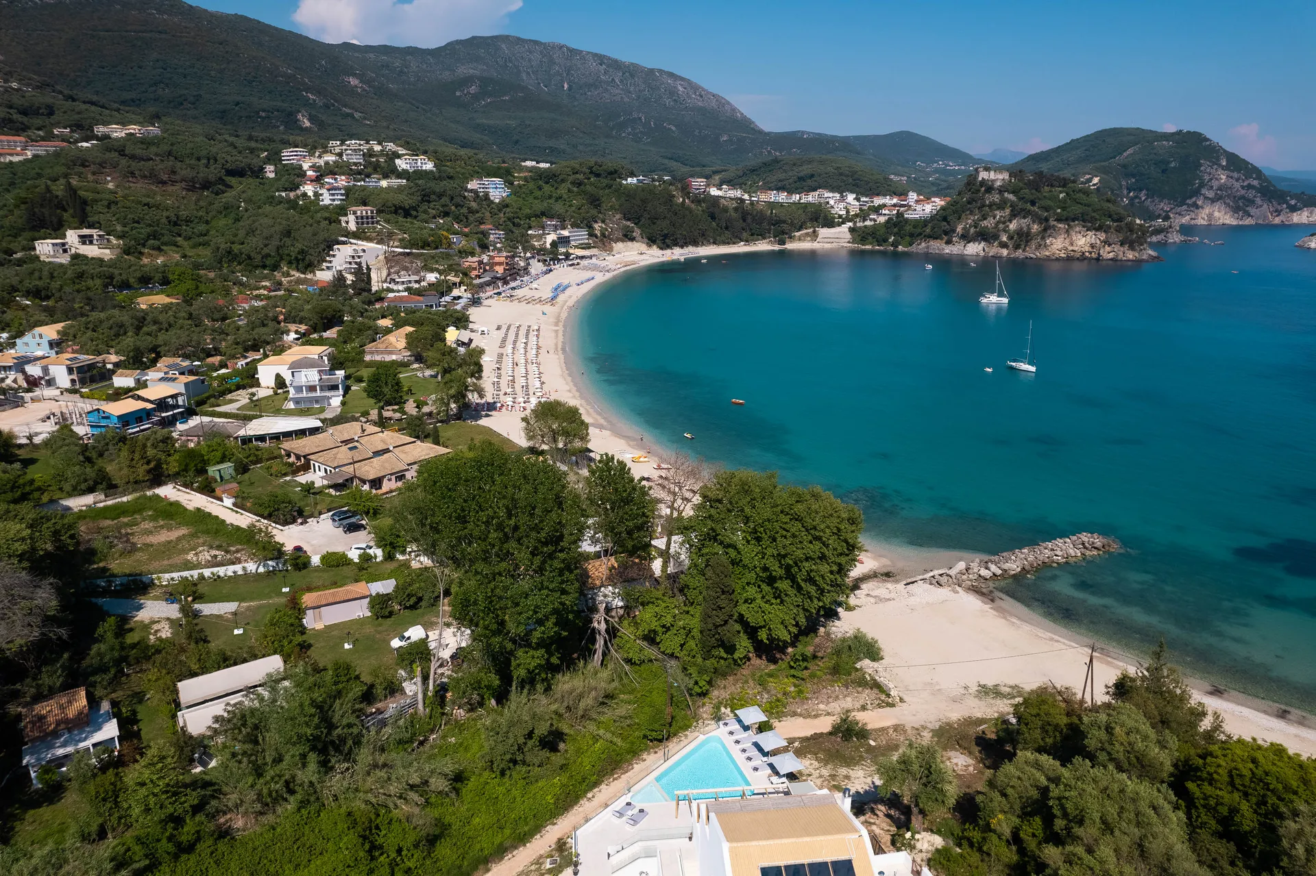 Alboro Seaside Suites