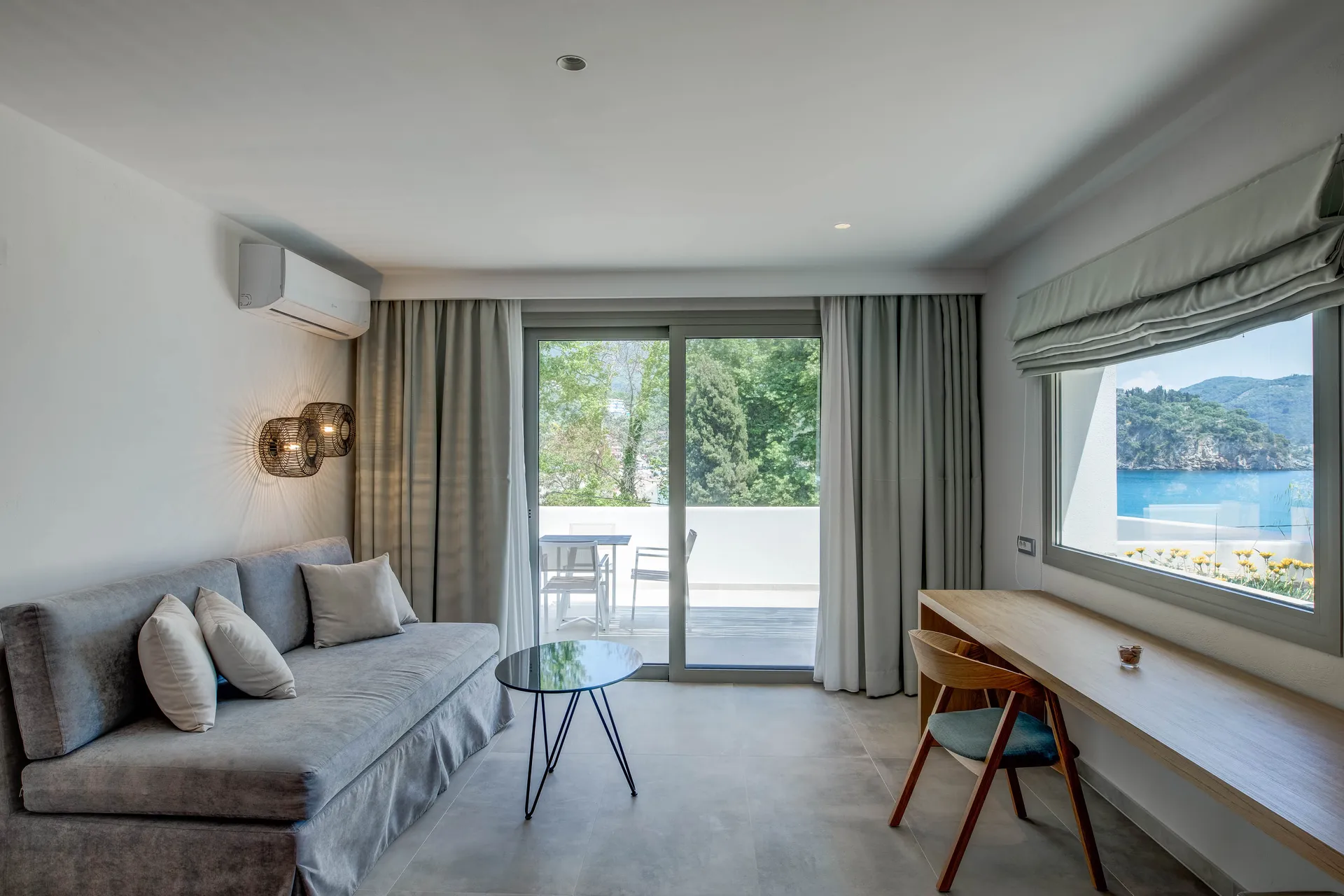 Alboro Seaside Suites