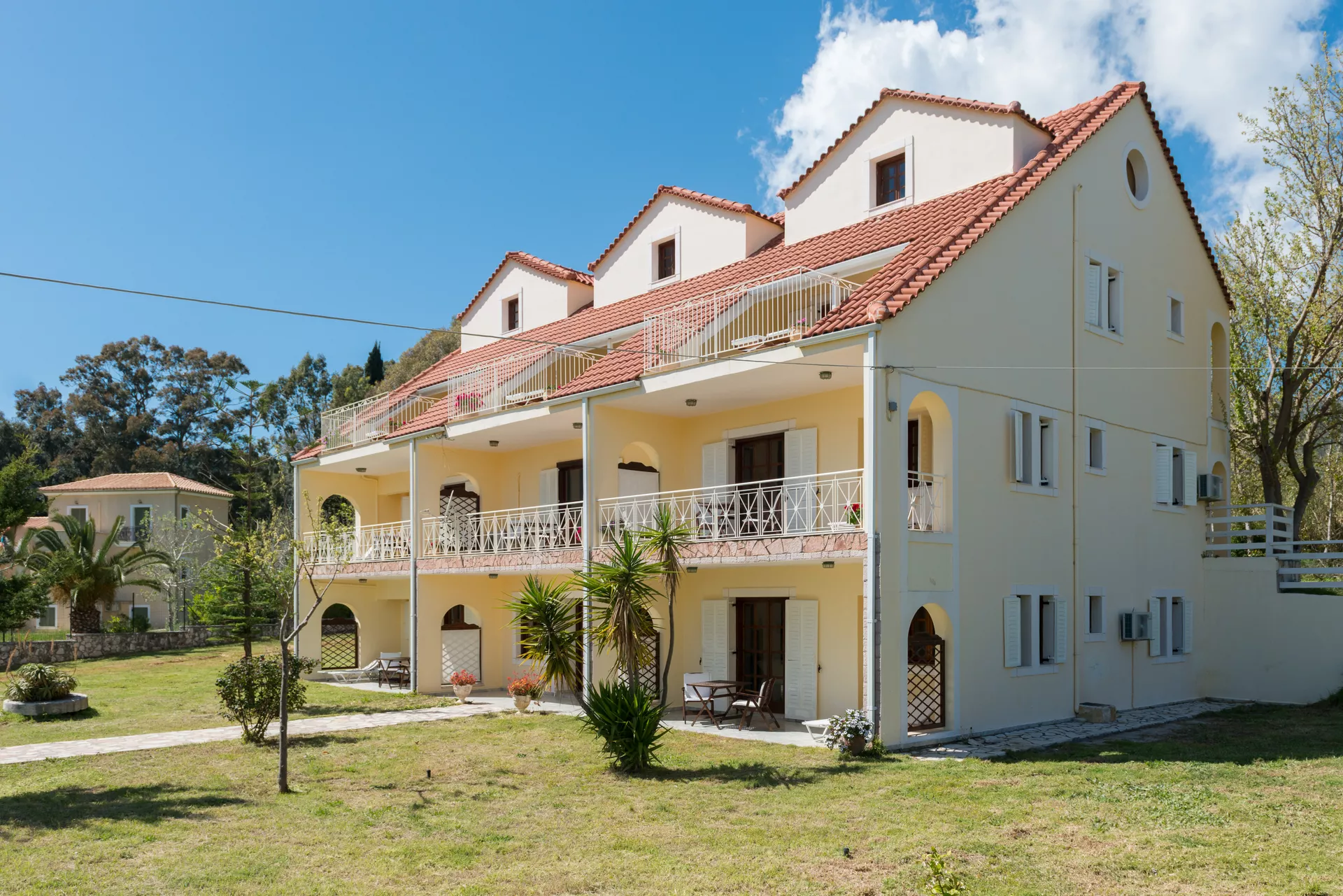 Albouro Seafront Apartments