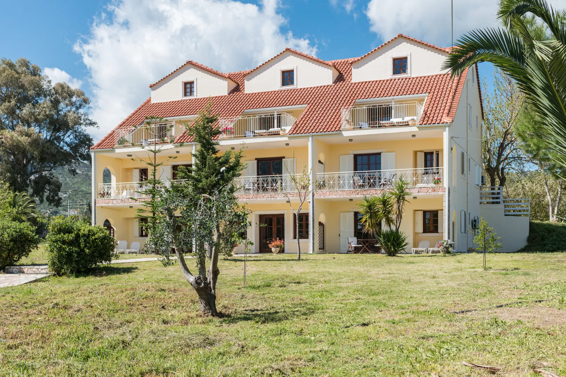 Albouro Seafront Apartments