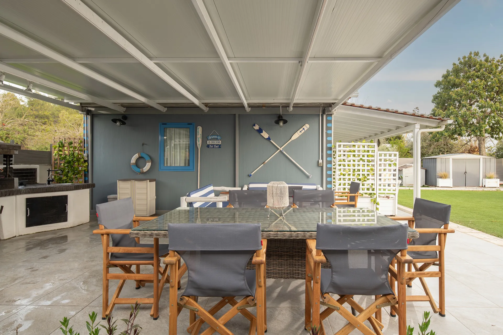 Nautical Toroni Rooms