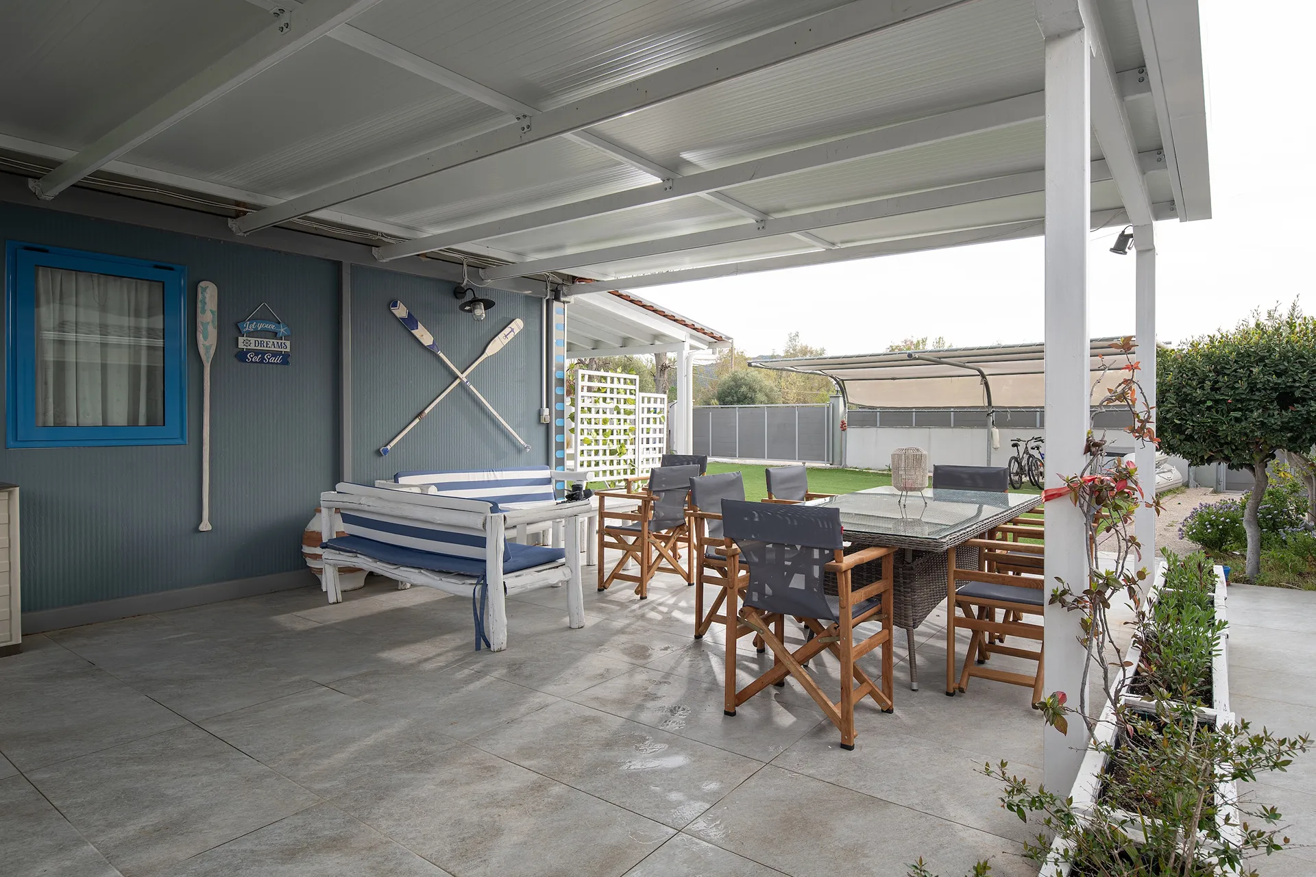 Nautical Toroni Rooms