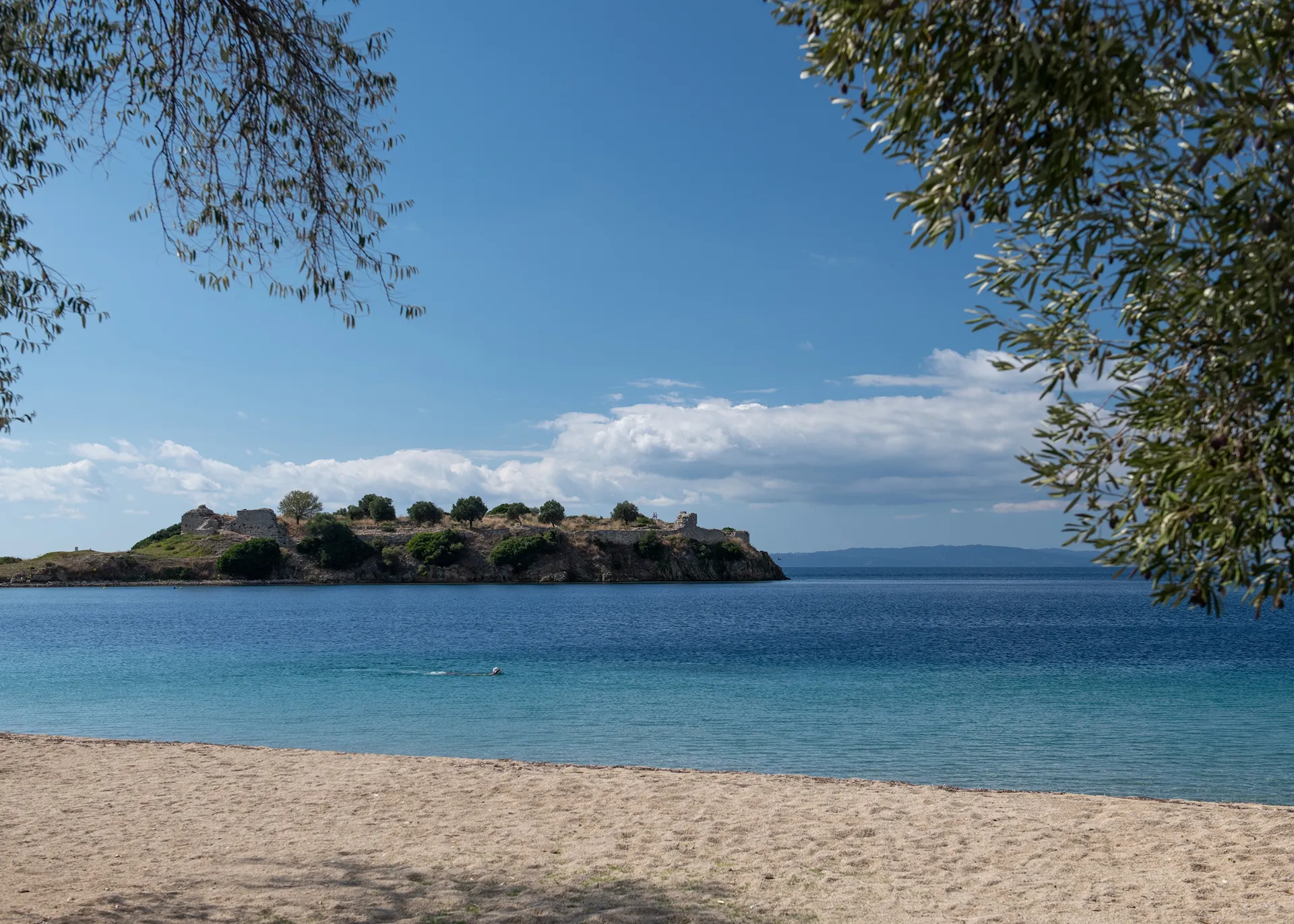 Nautical Toroni Rooms