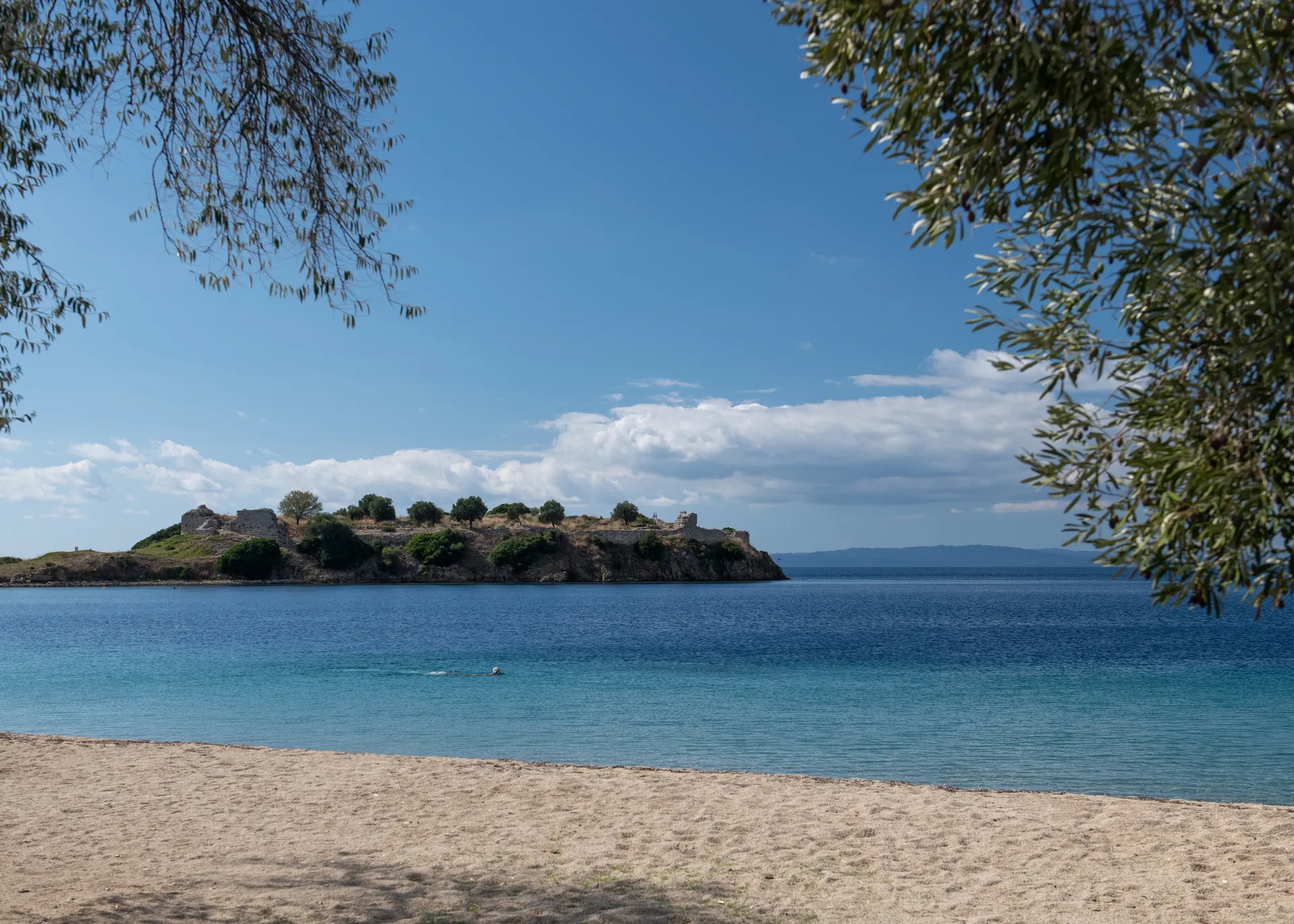 Nautical Toroni Rooms